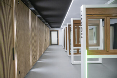 Exposición Hermet 10 Ventanas sede central