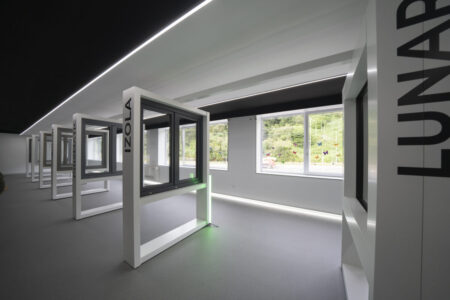 Exposición Hermet 10 Ventanas sede central