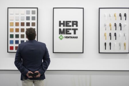 Colores y manillas Hermet 10 Ventanas en exposición