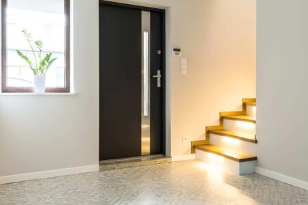 Puerta de entrada de PVC