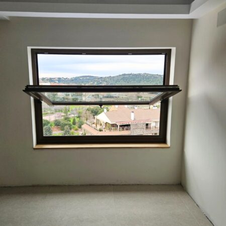 Ventana pivotante Hermet 10