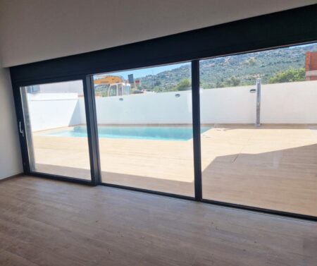 Ventana corredera elevadora Luksa 3 hojas en chalé Vistahermosa Cáceres