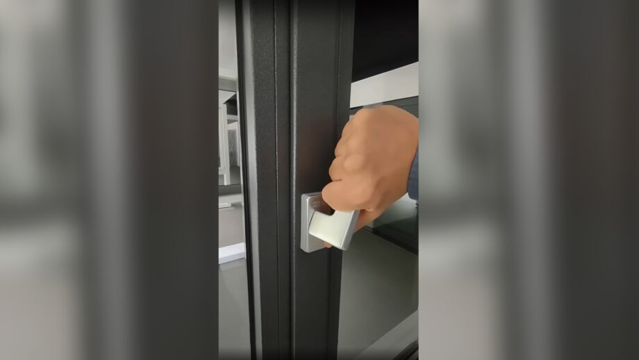 Ventana con microventilación Hermet 10